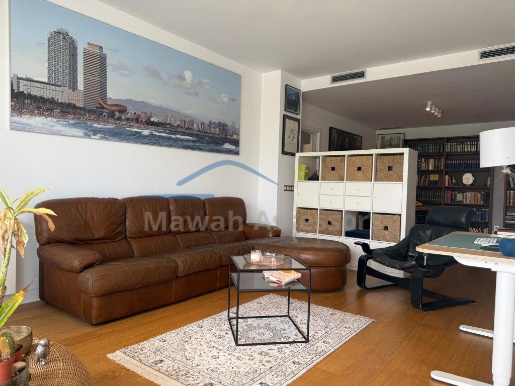 Sala d'estar de Pis en venda en Sant Cugat del Vallès amb Aire condicionat, Jardí privat i Terrassa