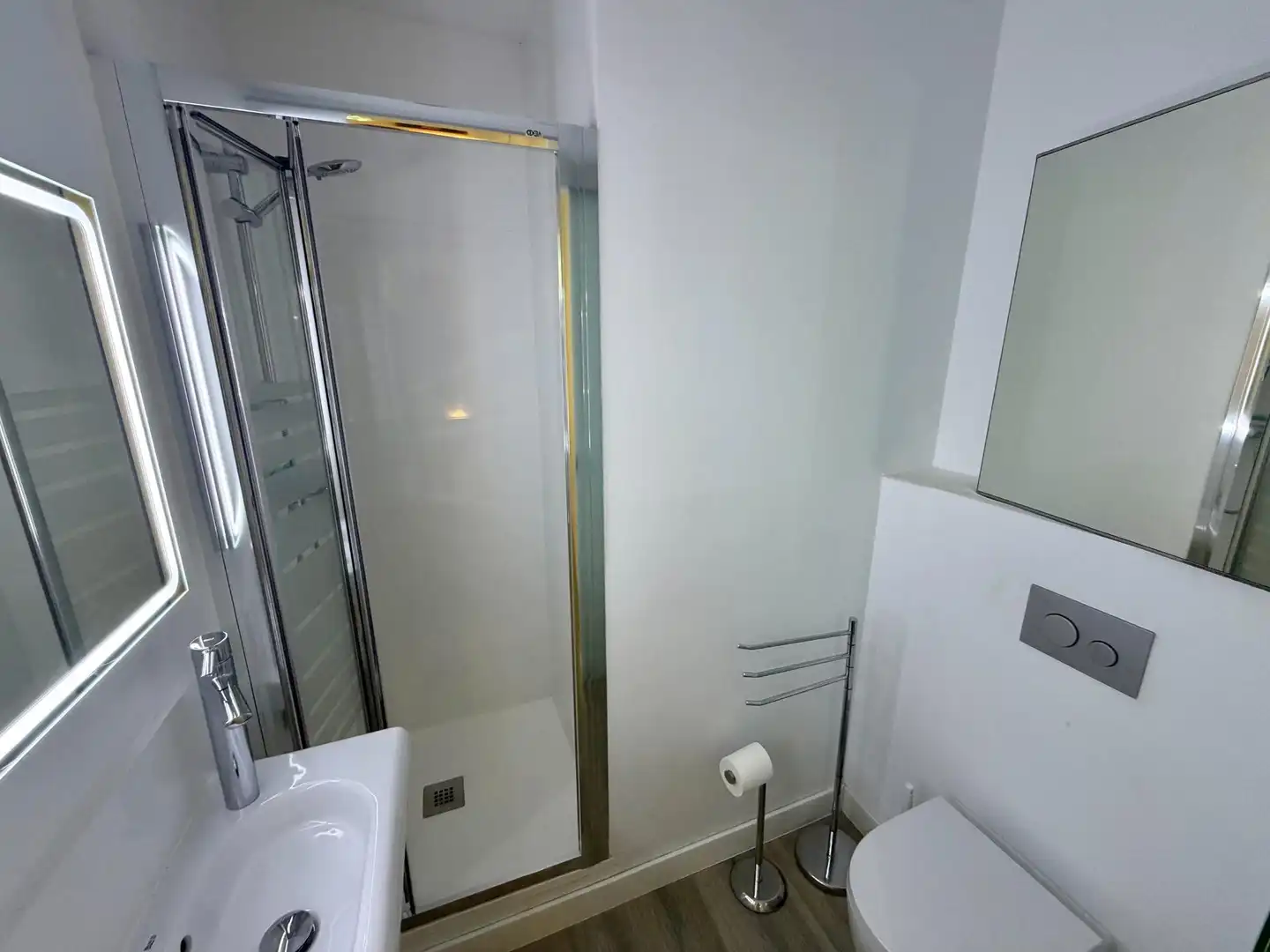 Bathroom of Flat for rent in  Palma de Mallorca  with Air Conditioner, Heating and Parquet flooring