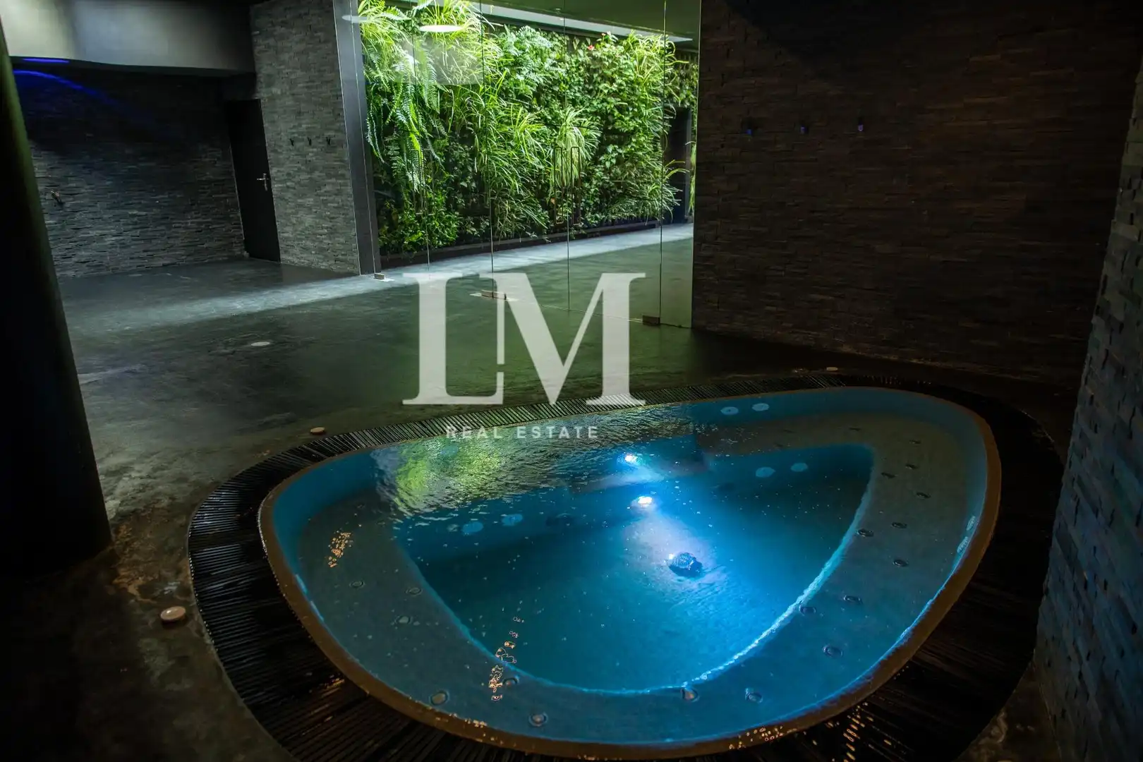 Swimming pool of Apartments for rent in Barcelona  with Air Conditioner, Private garden and Terrace