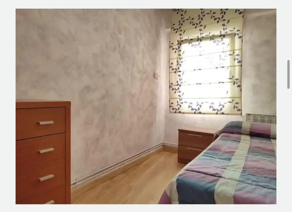 Bedroom of Flat for rent in Salamanca  with Air Conditioner, Heating and Furnished