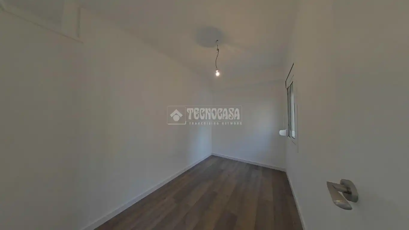 Schlafzimmer von Wohnung zum Verkauf in Cornellà de Llobregat