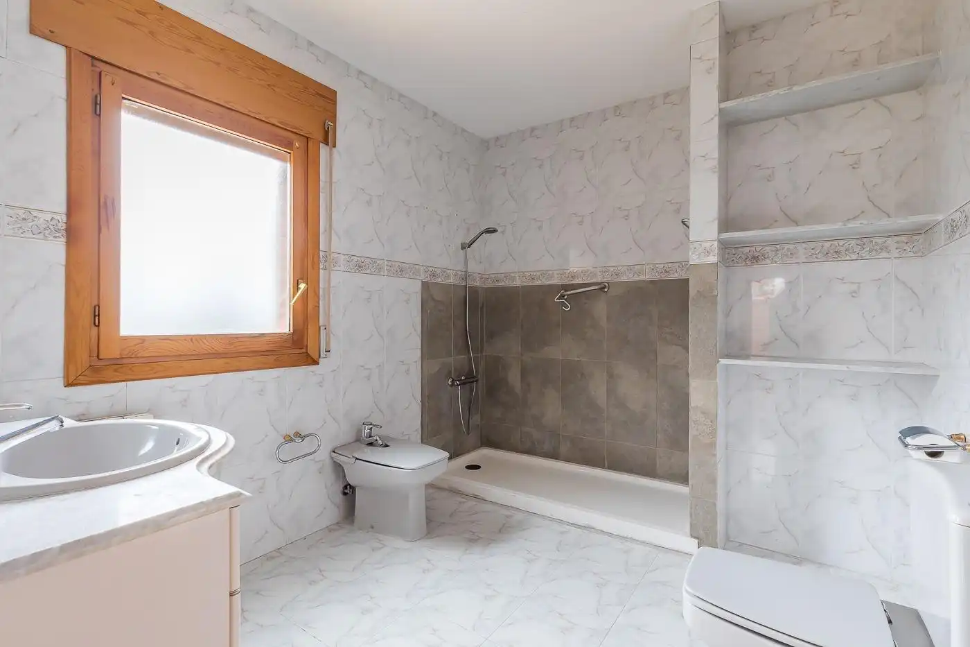 Baño de Casa adosada en venta en Galapagar con Calefacción, Jardín privado y Terraza