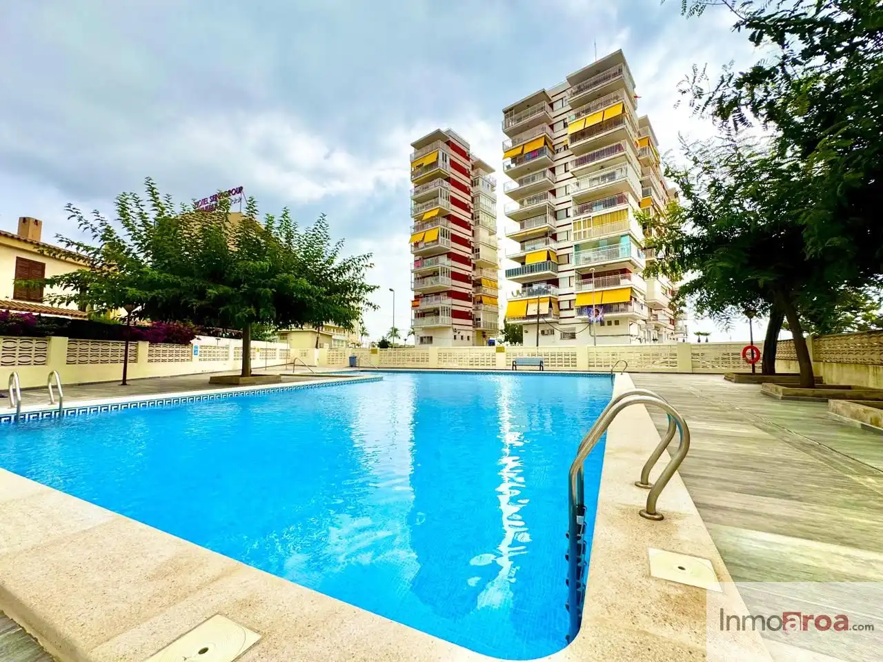 Schwimmbecken von Wohnung zur Miete in Benicasim / Benicàssim mit Klimaanlage, Heizung und Terrasse