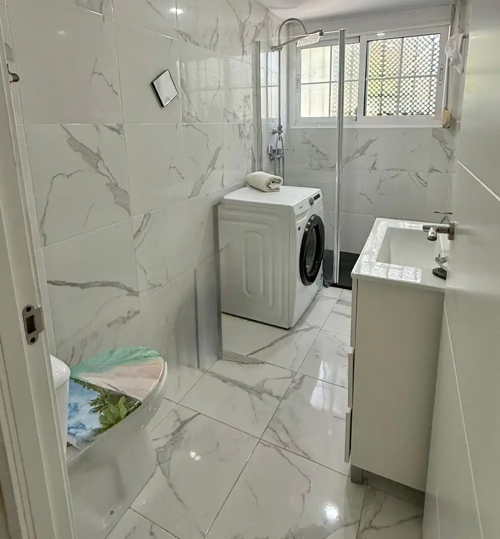 Bathroom of Flat for sale in Benalmádena  with Air Conditioner and Terrace