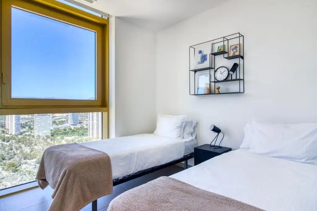 Habitación de Piso en venta en Benidorm con Aire acondicionado, Calefacción y Jardín privado