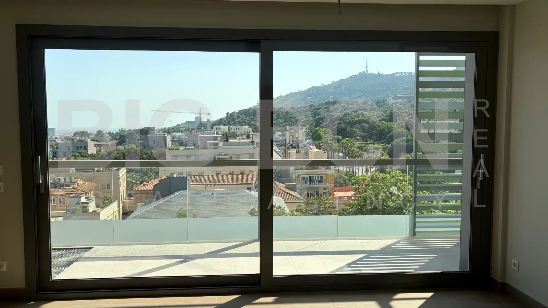 Piso con terraza en venta en Via Augusta 425, imagen 4