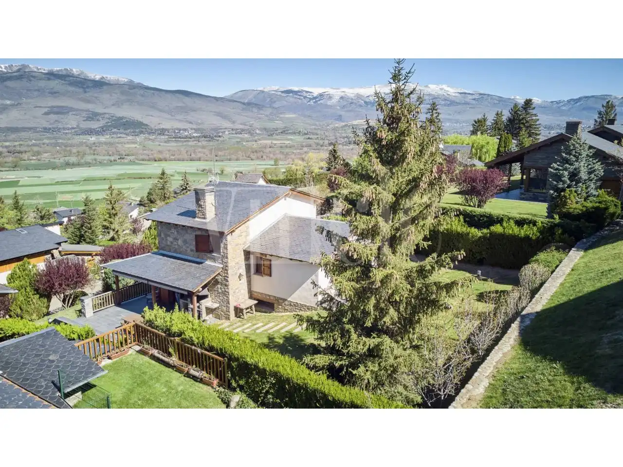 Houses for rent in Calle ESCOMELLES, Fontanals de Cerdanya