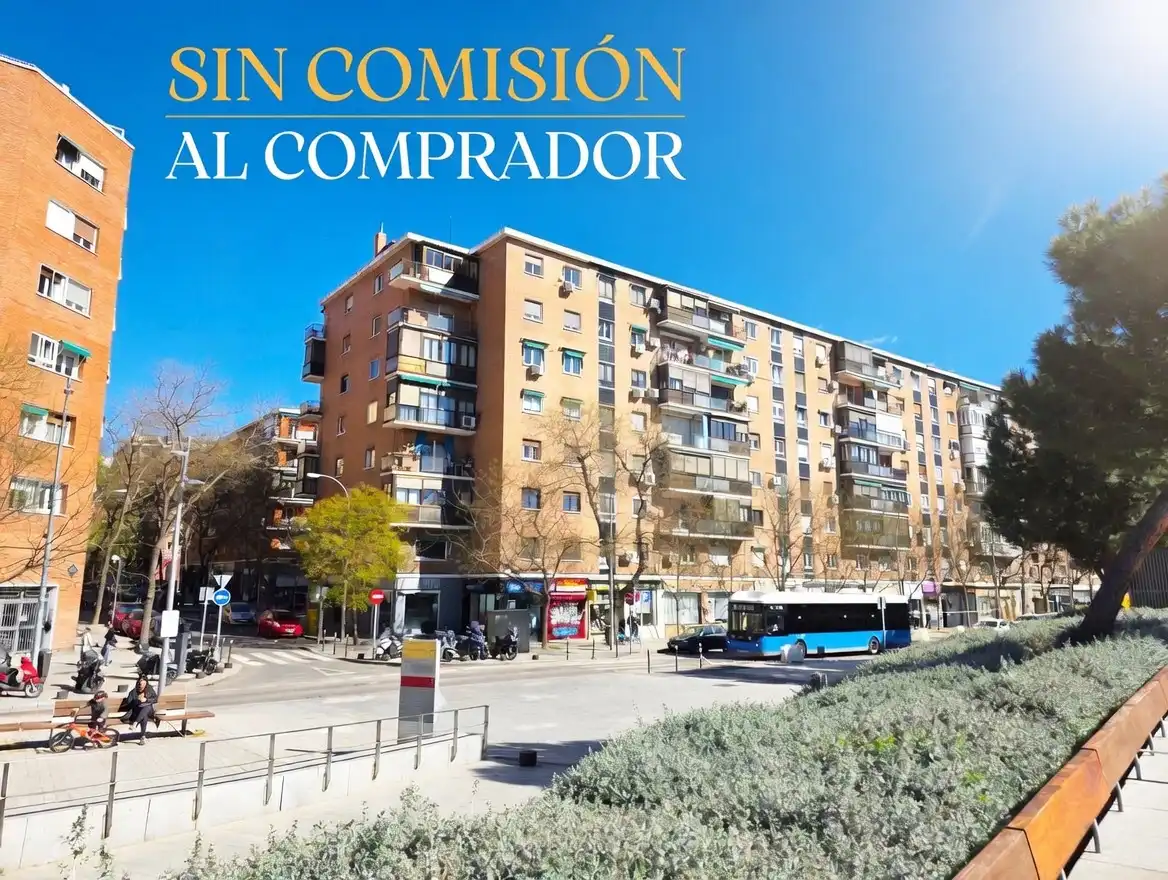 Exterior view of Flat for sale in  Madrid Capital  with Heating, Terrace and Oven