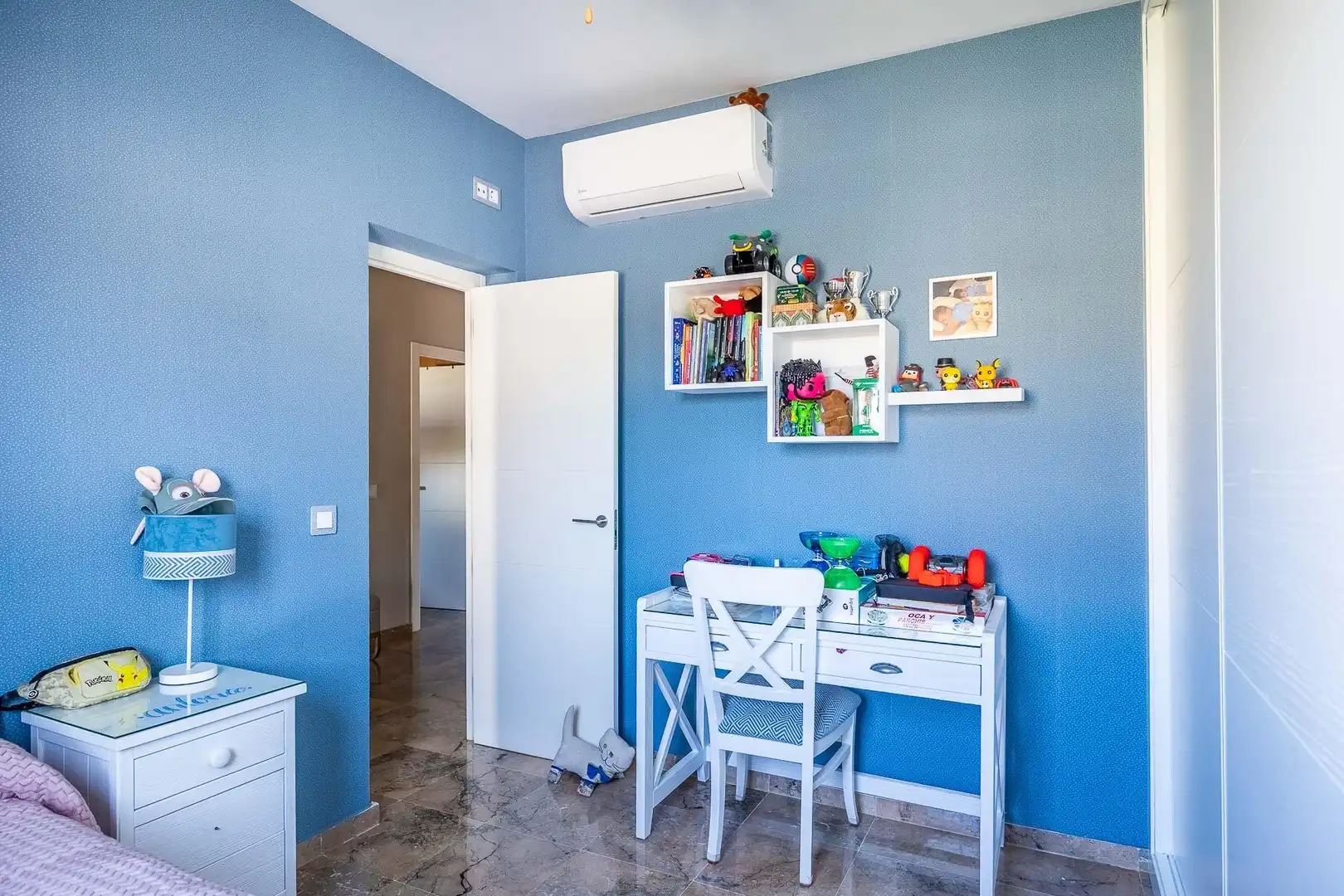 Habitación de Casa o chalet en venta en Montequinto con Aire acondicionado, Jardín privado y Terraza