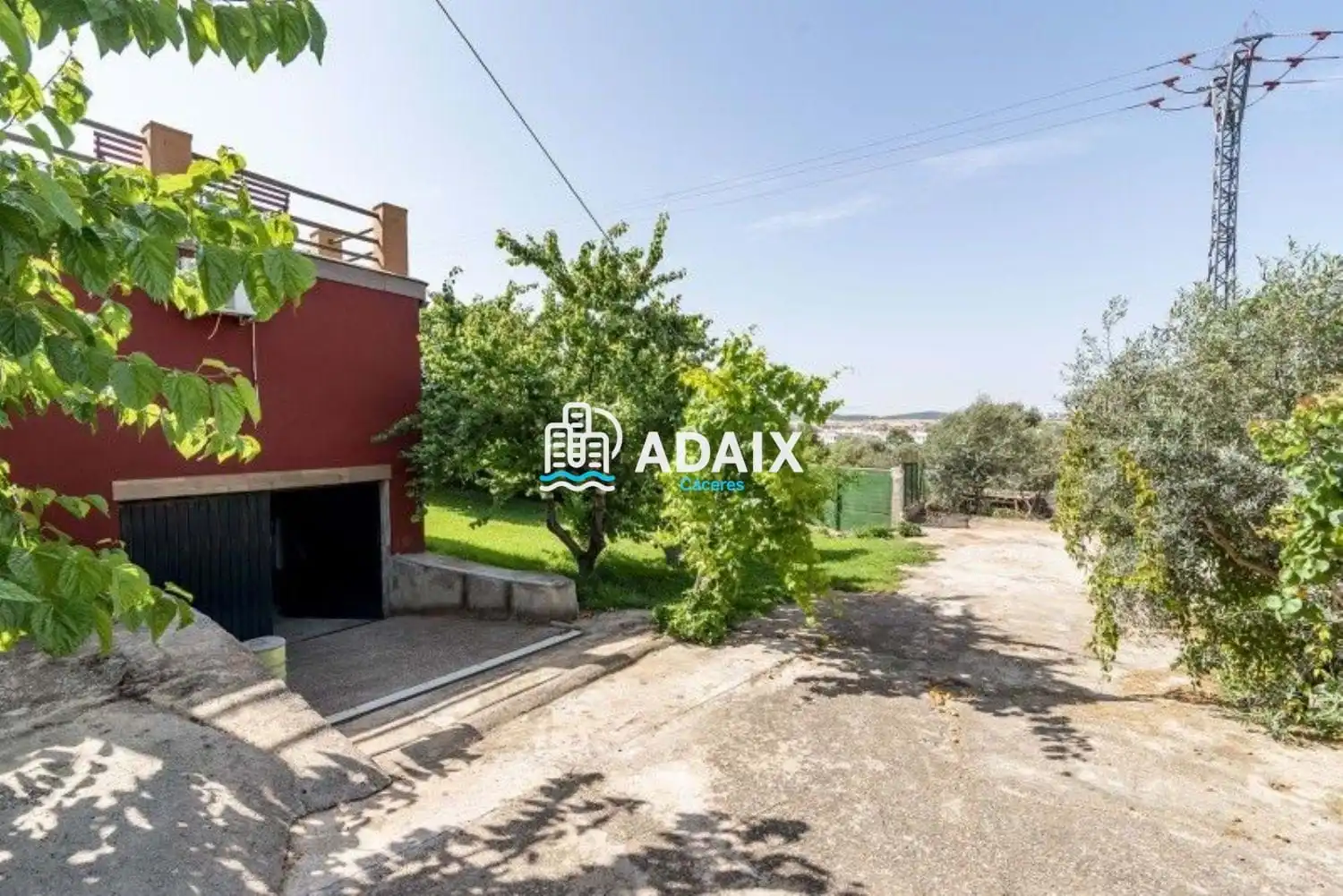 Garten von Einfamilien-Reihenhaus zum Verkauf in Cáceres mit Klimaanlage und Terrasse