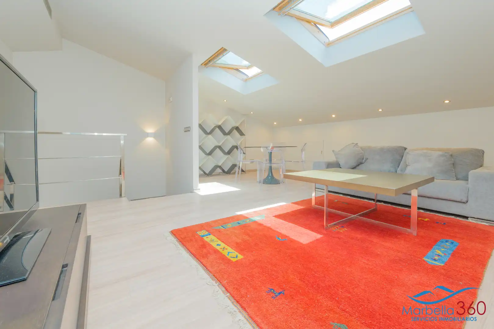 Sala d'estar de Casa adosada en venda en Marbella amb Aire condicionat, Calefacció i Terrassa