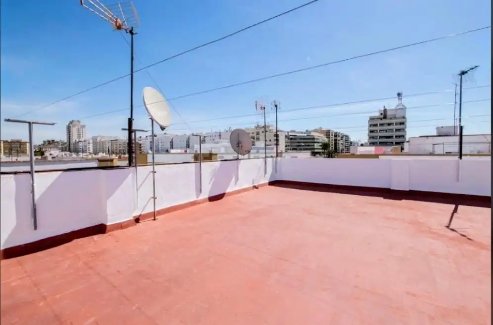 Terrassa de Pis en venda en Sevilla amb Aire condicionat