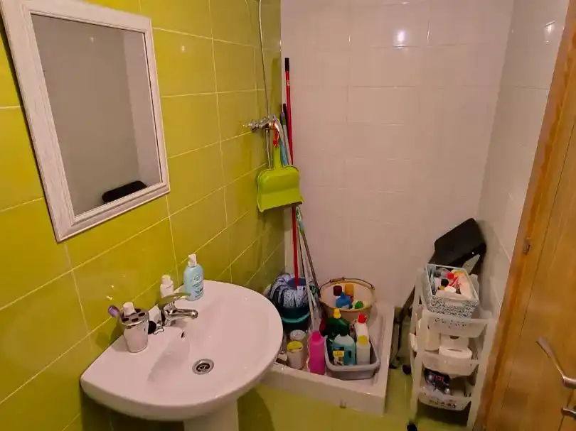 Badezimmer von Wohnung zur Miete in Oviedo 