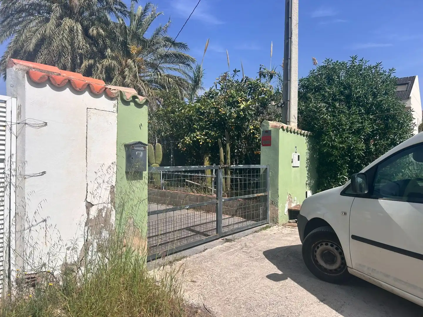 Vista exterior de Casa o xalet en venda en Sagunto / Sagunt amb Aire condicionat, Calefacció i Jardí privat