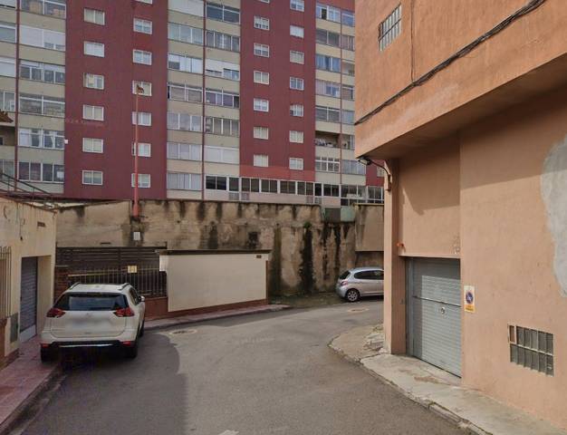 Garaje en Venta en Carrer Elx en Eixample - Horta Capallera