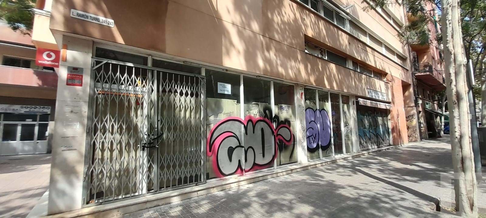 Exterior view of Premises for sale in  Barcelona Capital