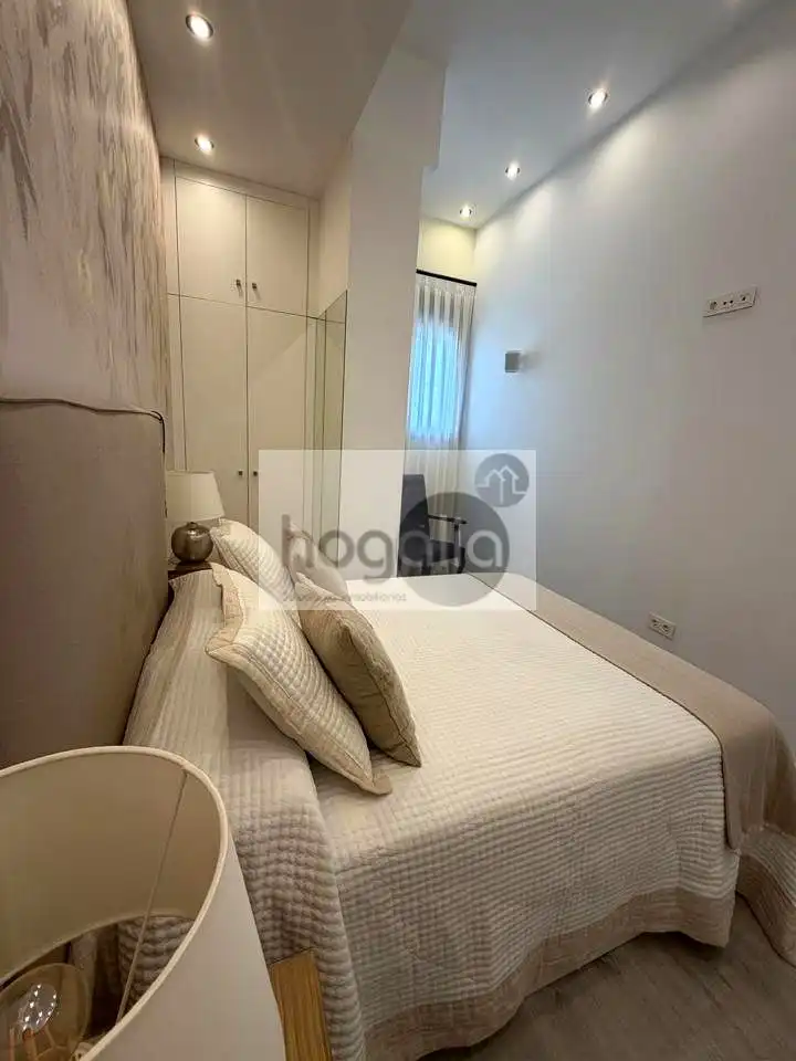 Habitación de Planta baja de alquiler en Sevilla con Aire acondicionado y Amueblado