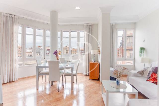 Piso en Alquiler en Pl. del Baró de Cortés en Russafa