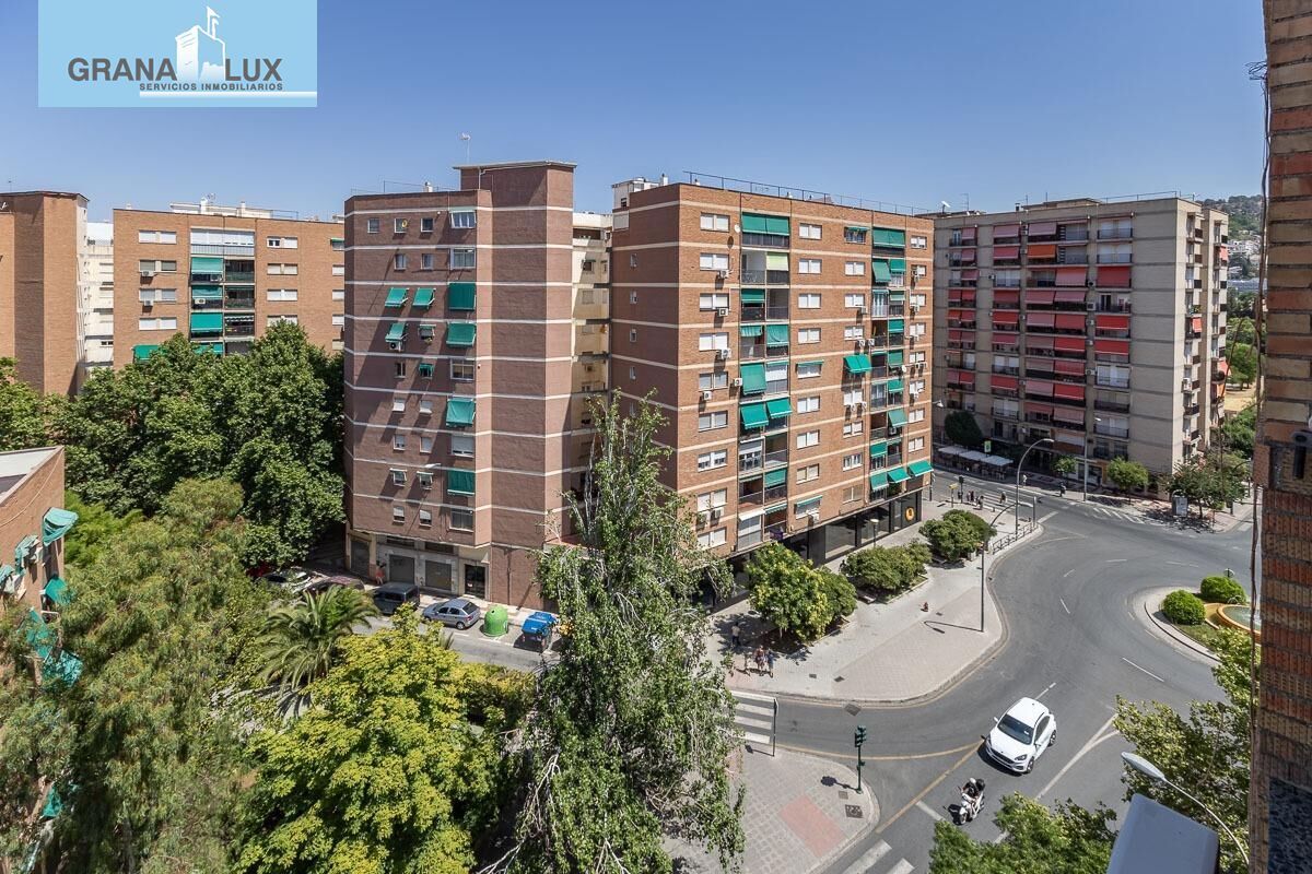 Vista exterior de Piso en venta en  Granada Capital con Aire acondicionado y Terraza