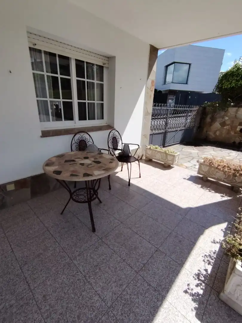 Terraza de Casa o chalet de alquiler en Oleiros con Calefacción, Jardín privado y Parquet