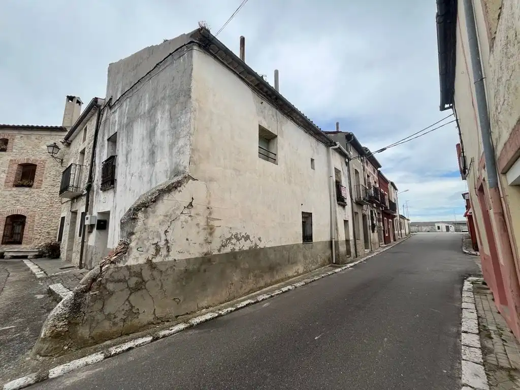 Vista exterior de Casa o chalet en venta en La Parrilla  con Calefacción, Lavadora y Microondas