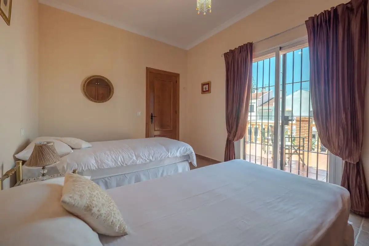 Habitación de Casa o chalet en venta en Alhaurín El Grande con Aire acondicionado, Calefacción y Jardín privado