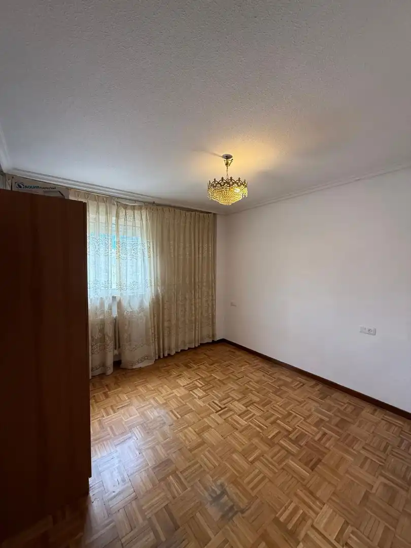 Dormitori de Pis en venda en Salamanca amb Calefacció, Parquet i Terrassa