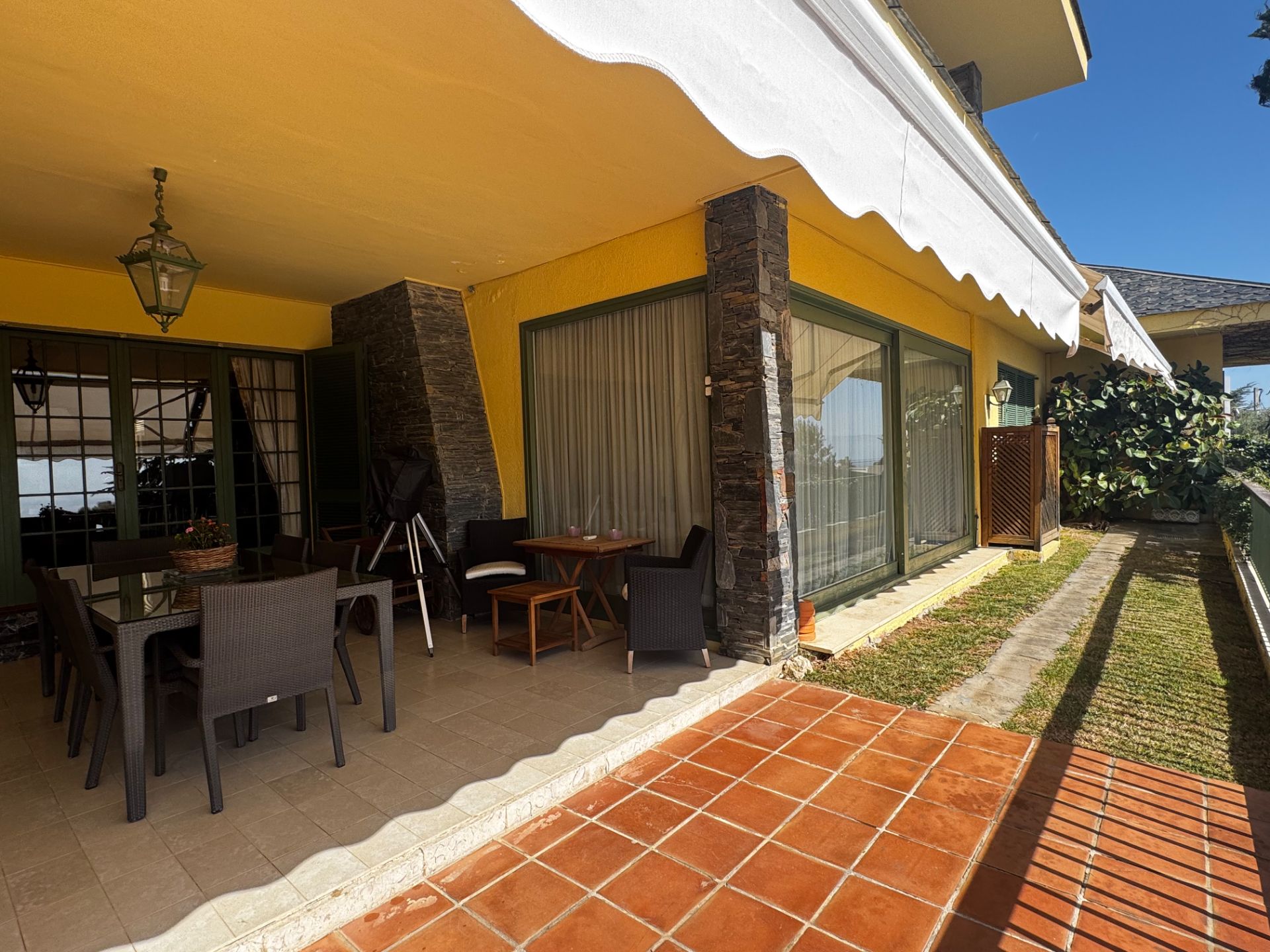 Terrassa de Casa o xalet en venda en Badalona amb Aire condicionat, Calefacció i Jardí privat