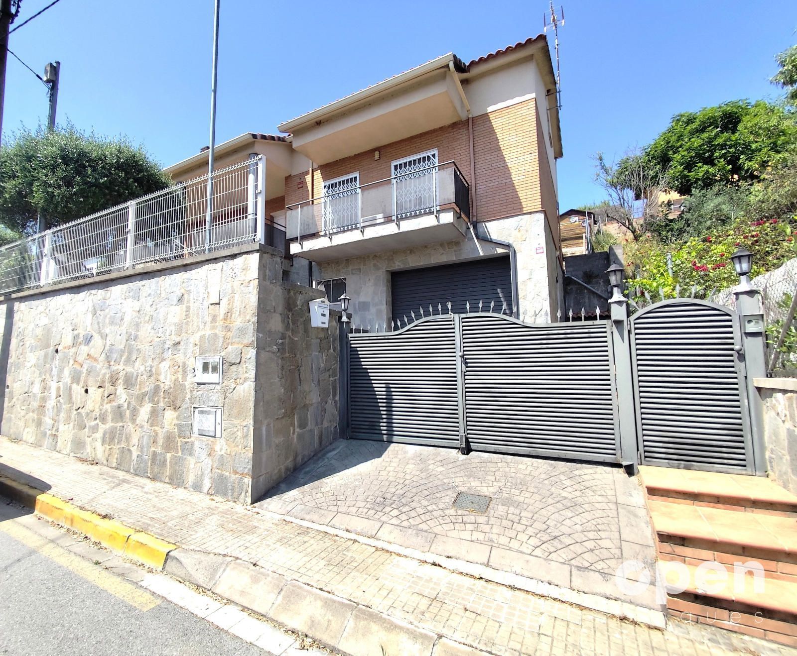 Vista exterior de Casa o xalet en venda en Vacarisses amb Aire condicionat, Calefacció i Terrassa