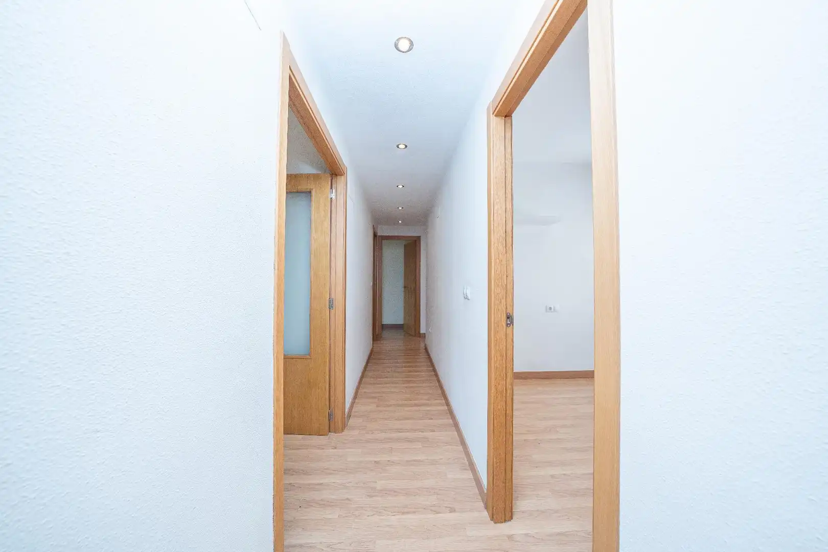 Flat for sale in Aspe  with Air Conditioner and Balcony