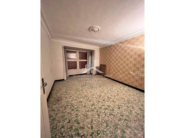 Piso en Venta en Calle Cova Santa en Centro