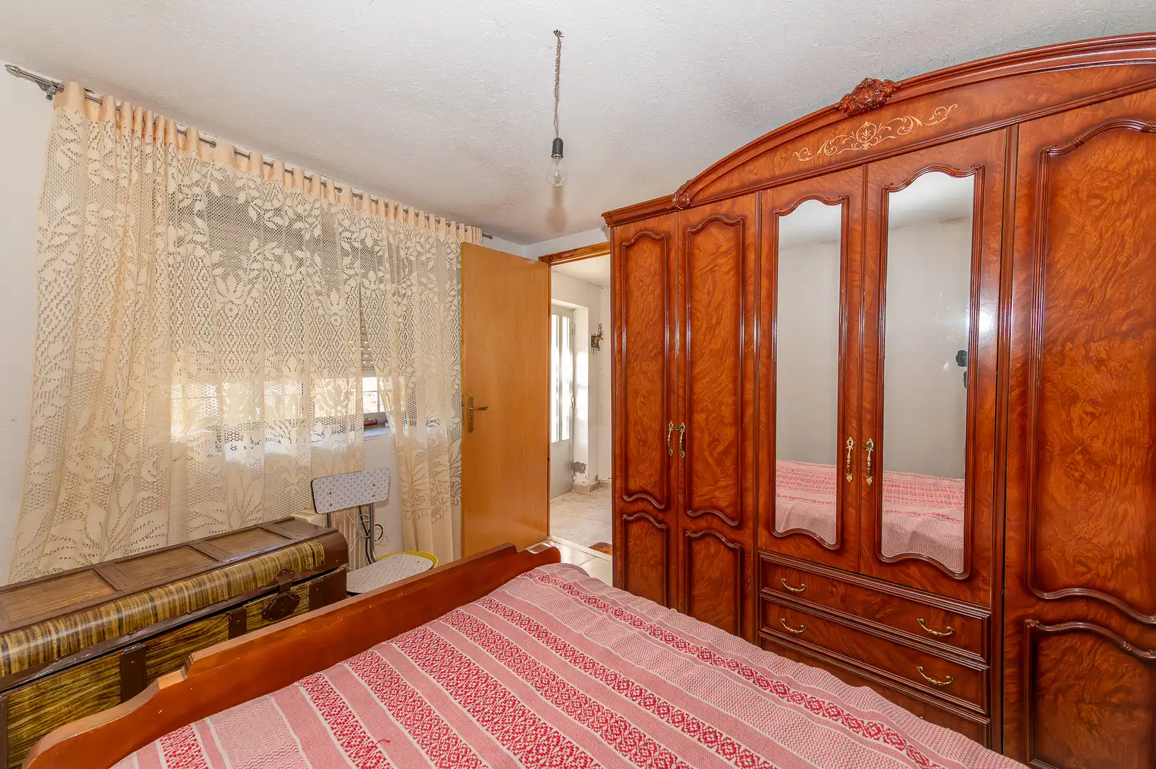 Schlafzimmer von Country house zum Verkauf in Santa Colomba de Somoza mit Möbliert