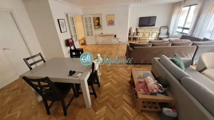 Sala d'estar de Pis en venda en Segovia amb Calefacció, Parquet i Terrassa