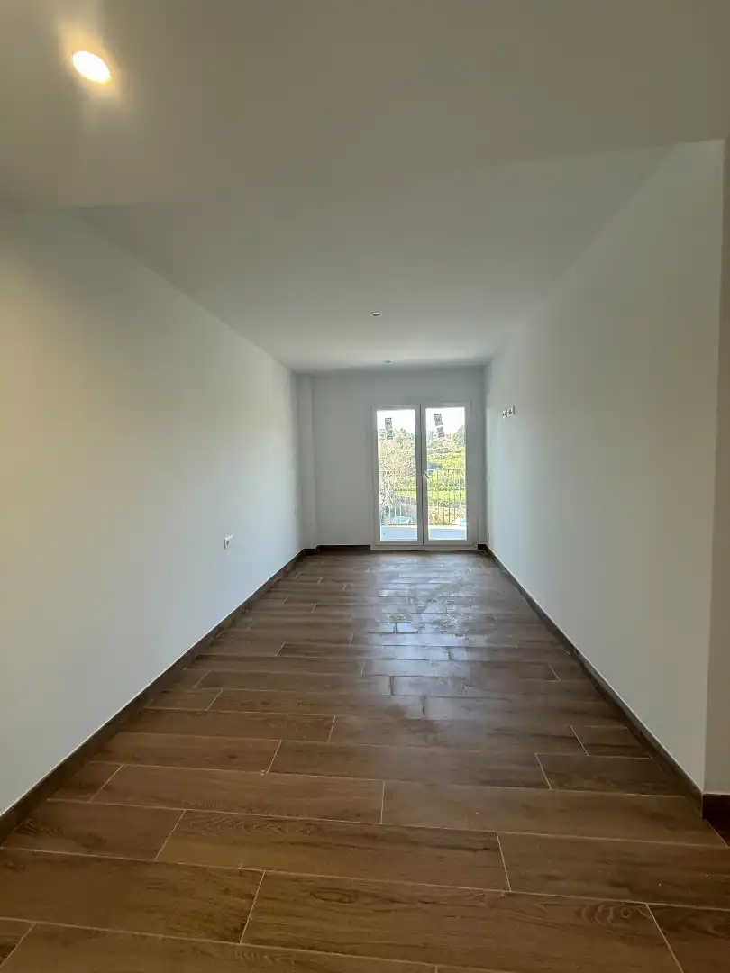 Habitación de Piso de alquiler en Tiana con Aire acondicionado, Calefacción y Jardín privado