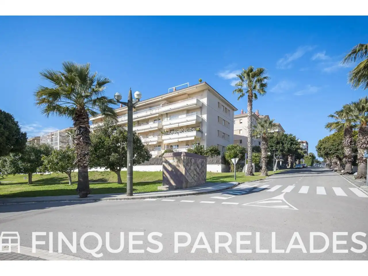 Außenansicht von Dachboden zum Verkauf in Sitges mit Heizung, Terrasse und Abstellraum