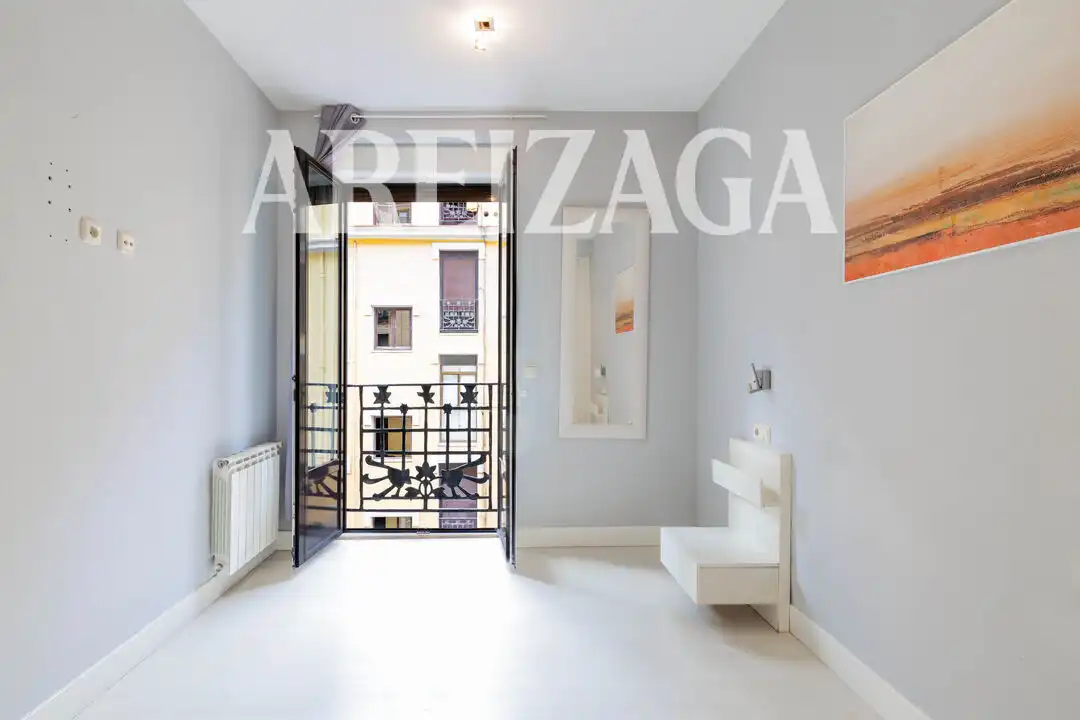 Habitación de Piso en venta en Donostia - San Sebastián  con Calefacción