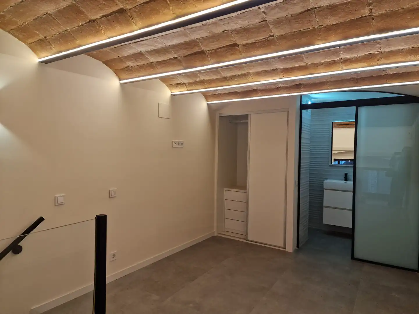 Study for sale in Barcelona  with Oven and Alarm