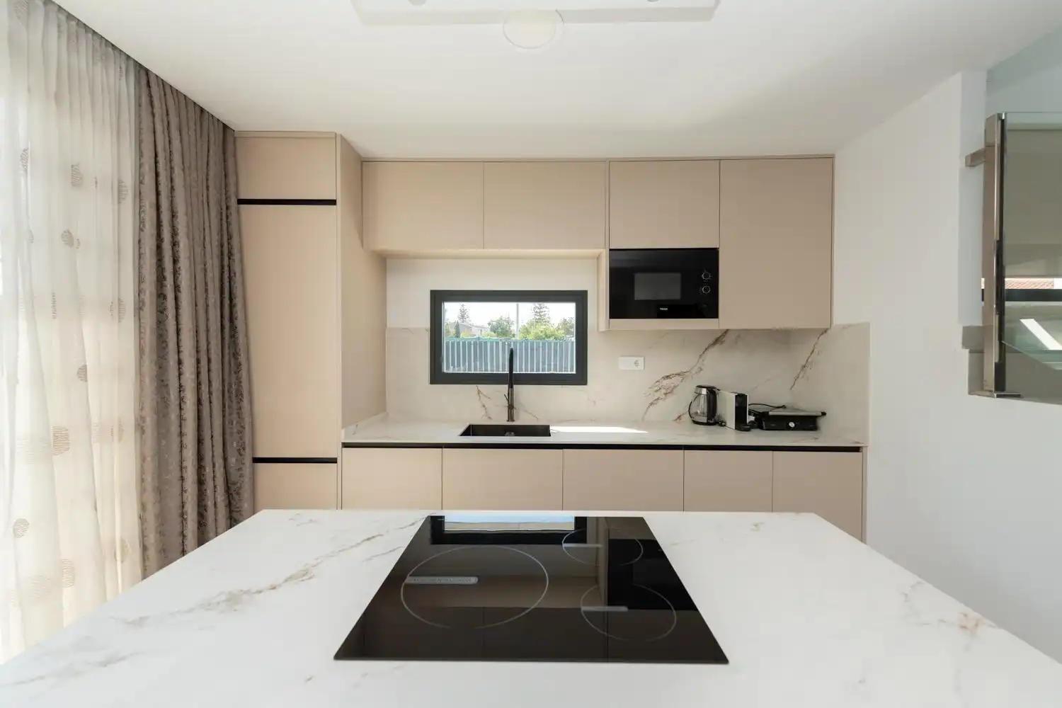 Küche von Haus oder Chalet zur Miete in El Campello mit Klimaanlage, Privatgarten und Terrasse