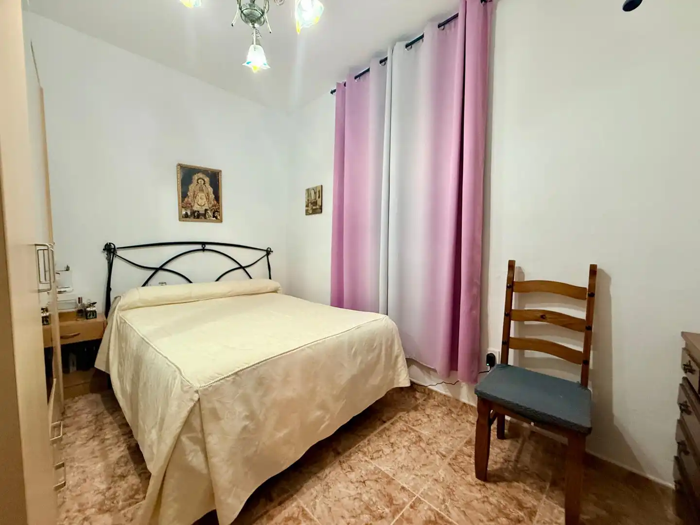 Habitación de Casa o chalet en venta en Carmona con Aire acondicionado, Jardín privado y Trastero