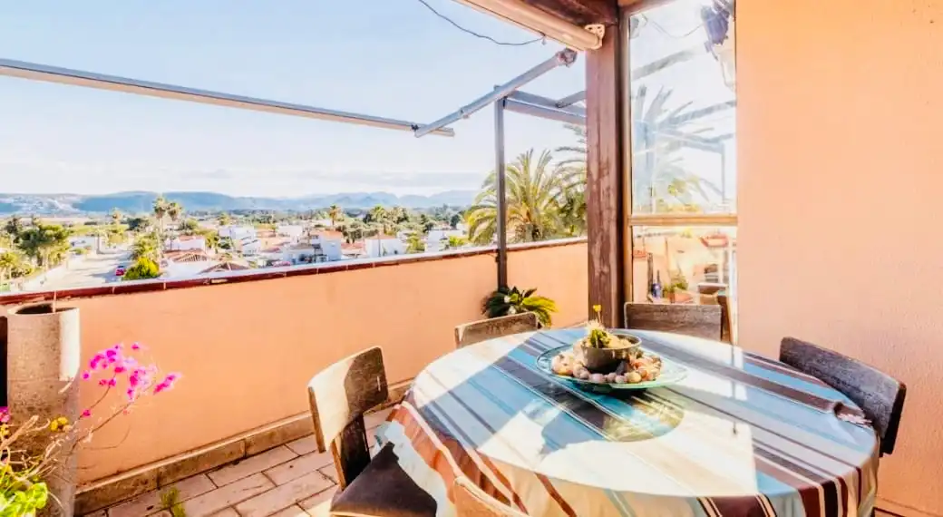 Penthouse mit Terrasse zum Verkauf in Las Marinas / Les Marines