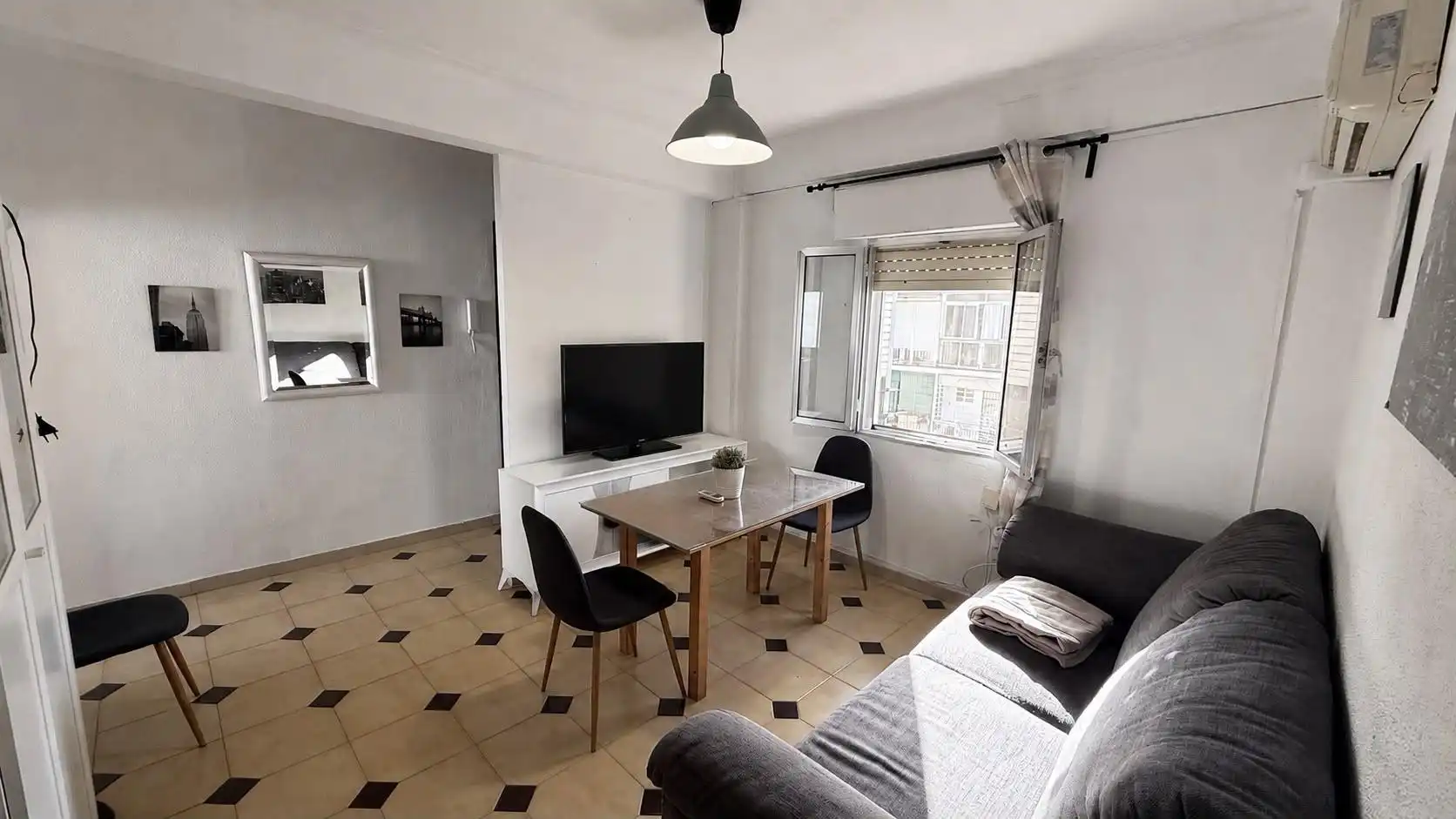 Wohnung zur Miete in Calle TAMBRE, El Plantinar – Avda. La Paz - El Juncal