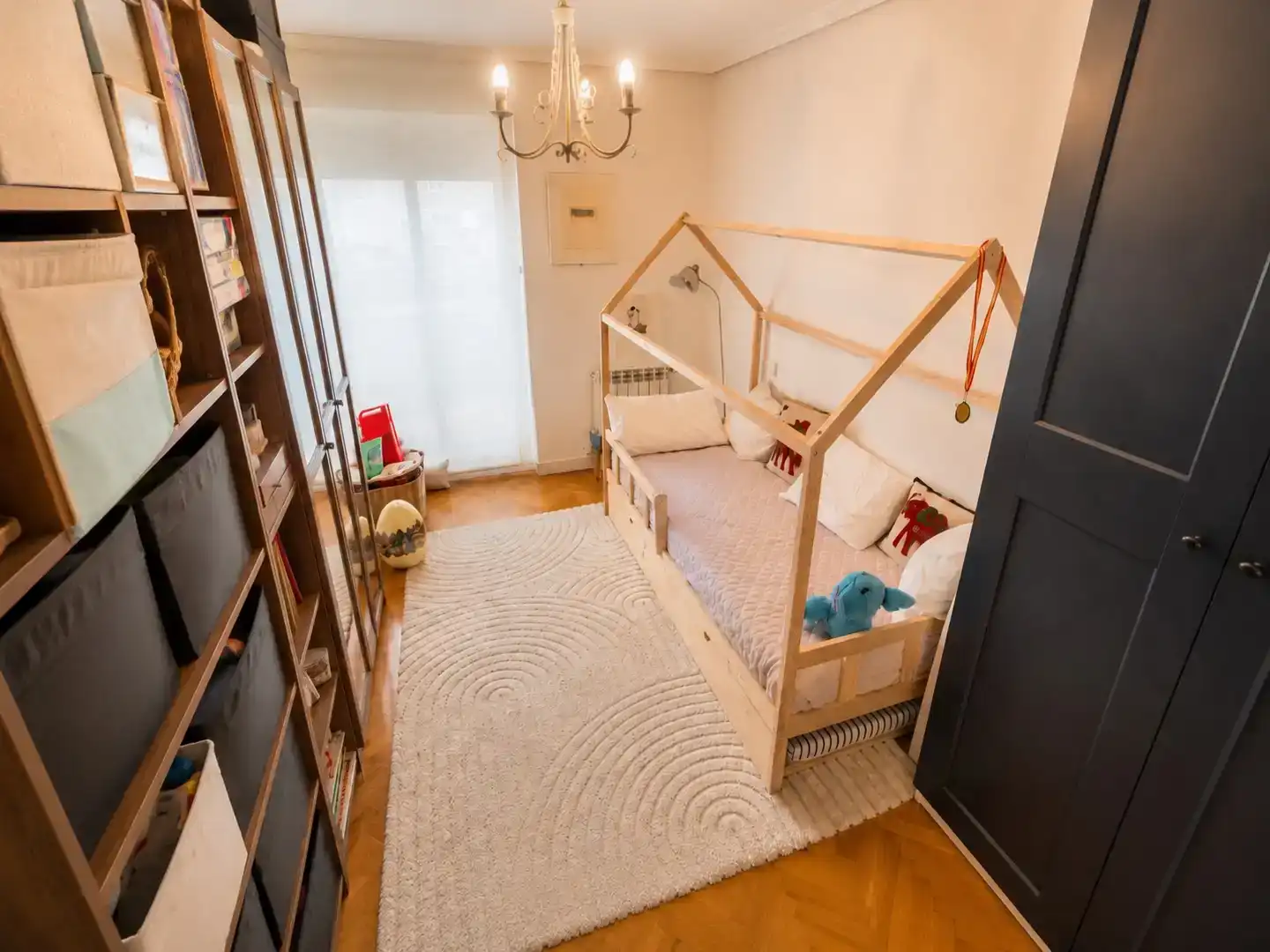 Habitación de Dúplex en venta en Boadilla del Monte con Aire acondicionado y Piscina
