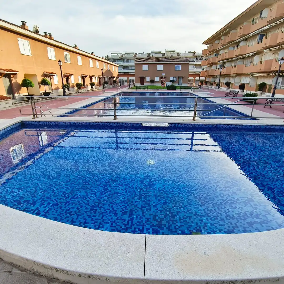 Piscina de Apartamento en venta en Cambrils con Amueblado, Balcón y Piscina comunitaria