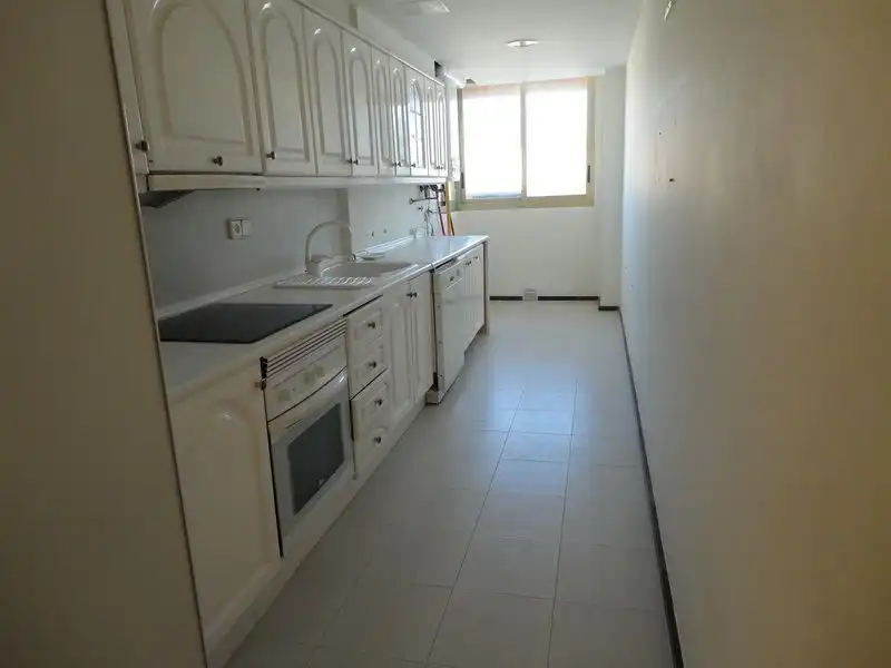 Cuina de Pis en venda en Benidorm amb Terrassa, Piscina i Piscina comunitària