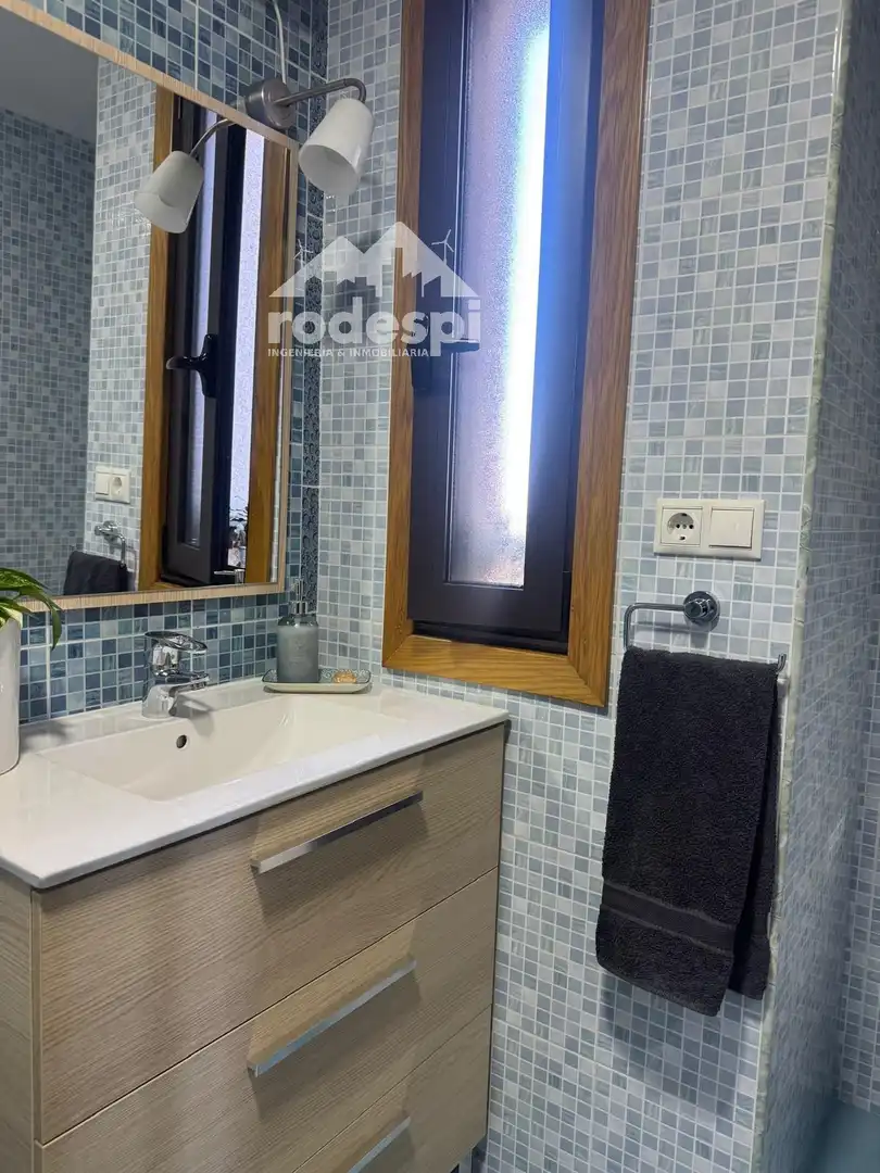 Baño de Piso en venta en Ponteareas con Calefacción, Trastero y Amueblado