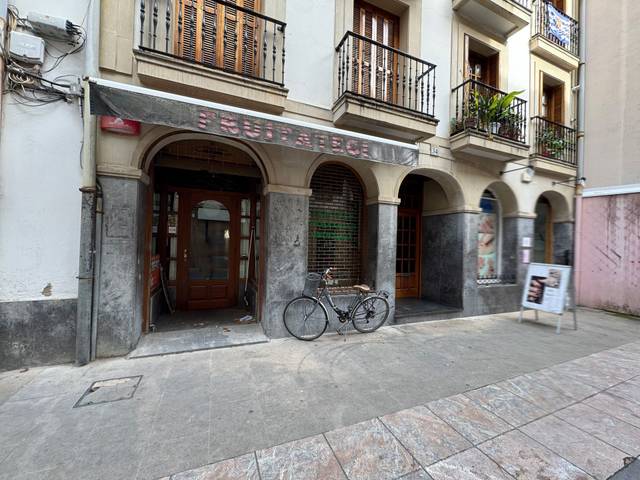 Local comercial en Alquiler en nagusia en Zarautz