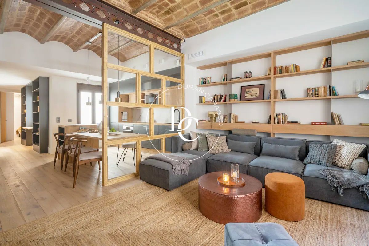 Living room of Flat for sale in  Barcelona Capital  with Air Conditioner, Heating and Furnished
