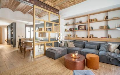 Living room of Flat for sale in  Barcelona Capital  with Air Conditioner, Heating and Furnished