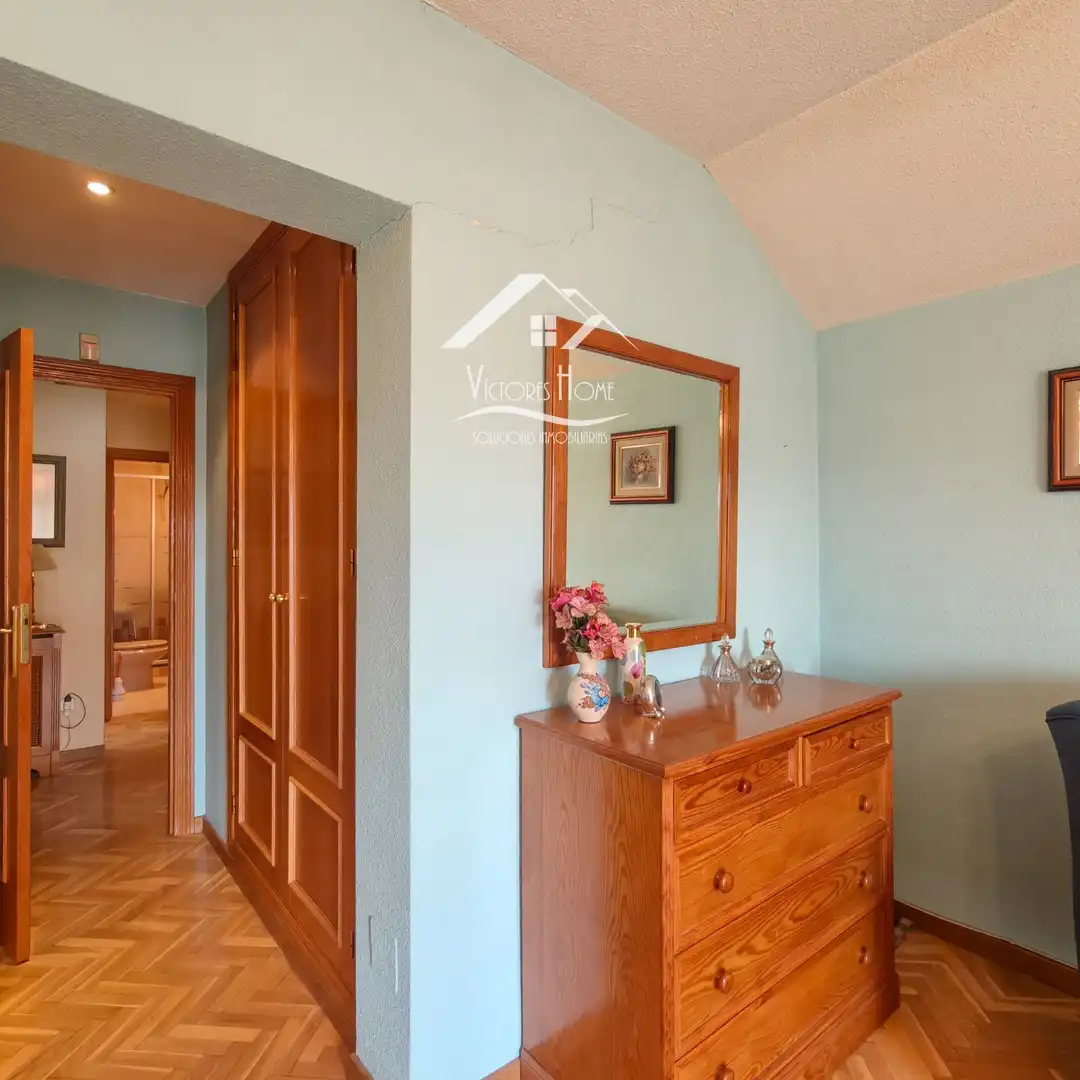 Schlafzimmer von Einfamilien-Reihenhaus zum Verkauf in San Agustín del Guadalix mit Klimaanlage, Heizung und Parkett