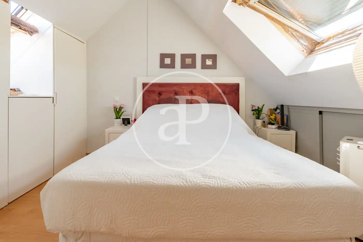 Habitación de Ático en venta en Madrid con Aire acondicionado y Calefacción